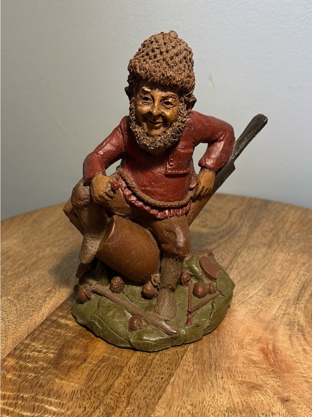 Tom Clark vintage Rustic Brown and Red Woodland Gnome Figurine “Smokey”